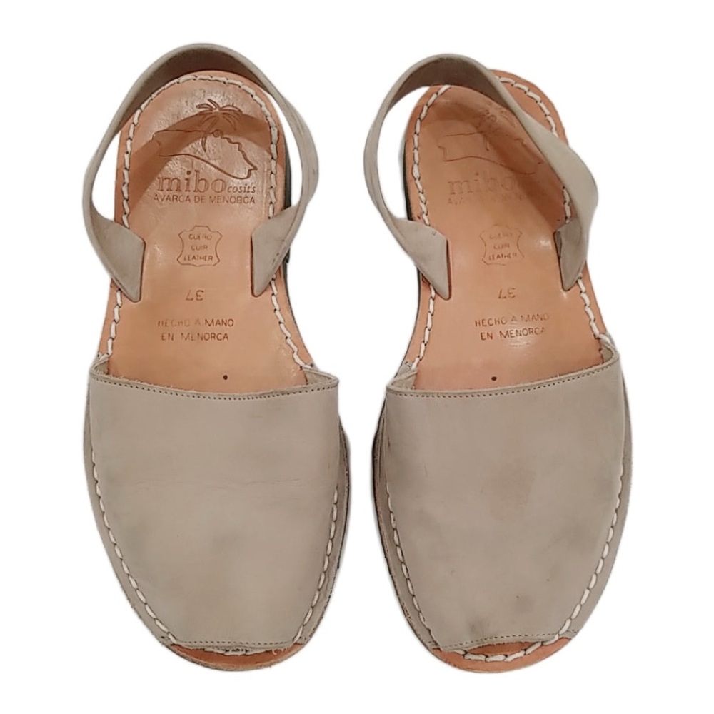 Tan Espadrilles with Jute Sole and Closed Toe